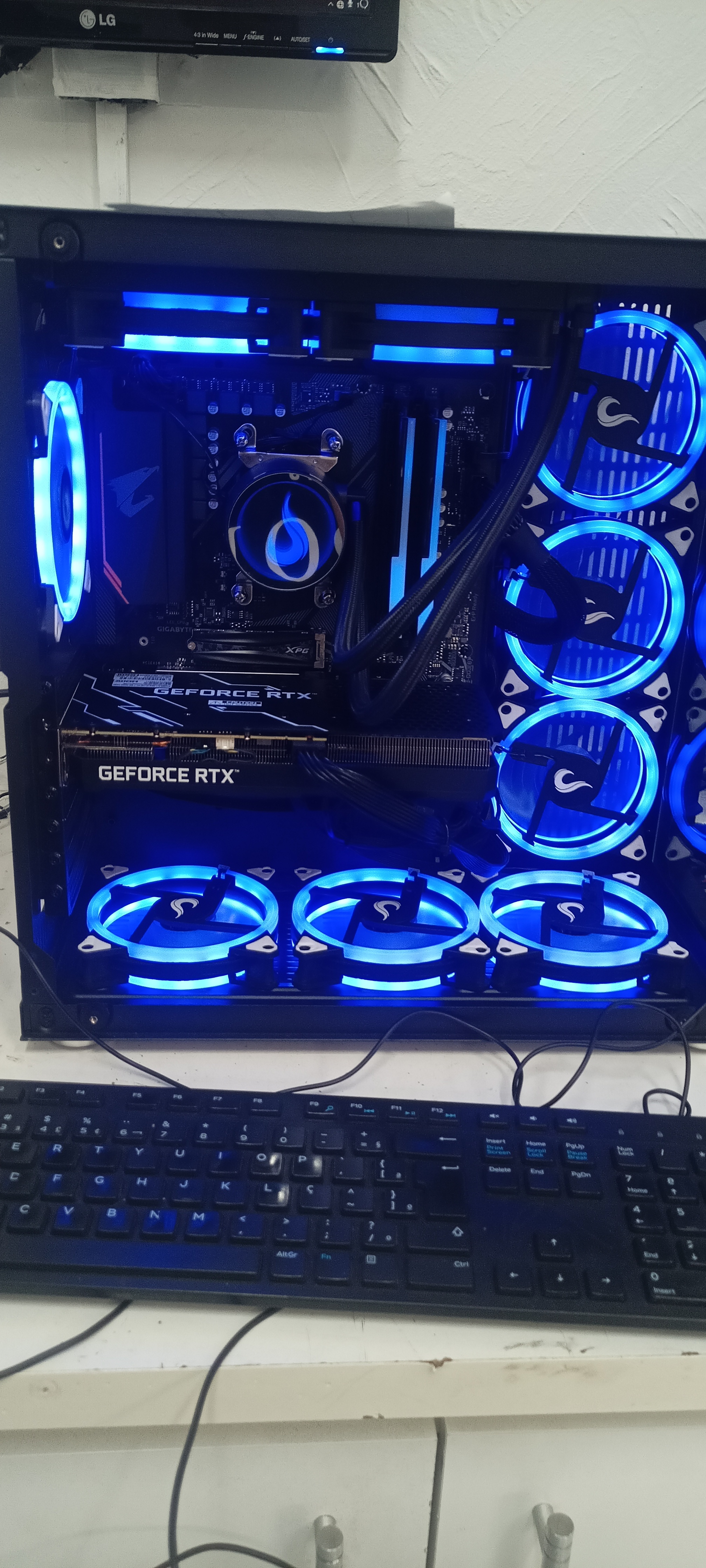 PC Gamer com Ryzen 7 e RTX 3060, instalação de water cooler e organização de cabos